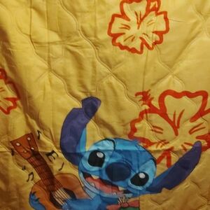 Stitch Floral Quilt in Yellow and Blue